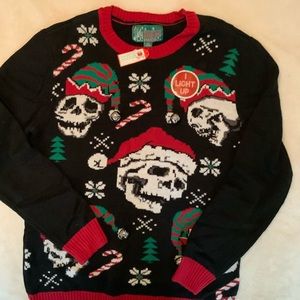 Ugly Christmas Sweater size L NWT Lights flash.